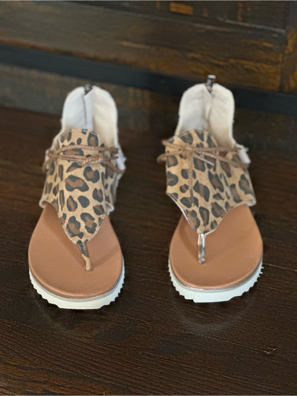 Girls Leopard Print Thong Sandals - Tan